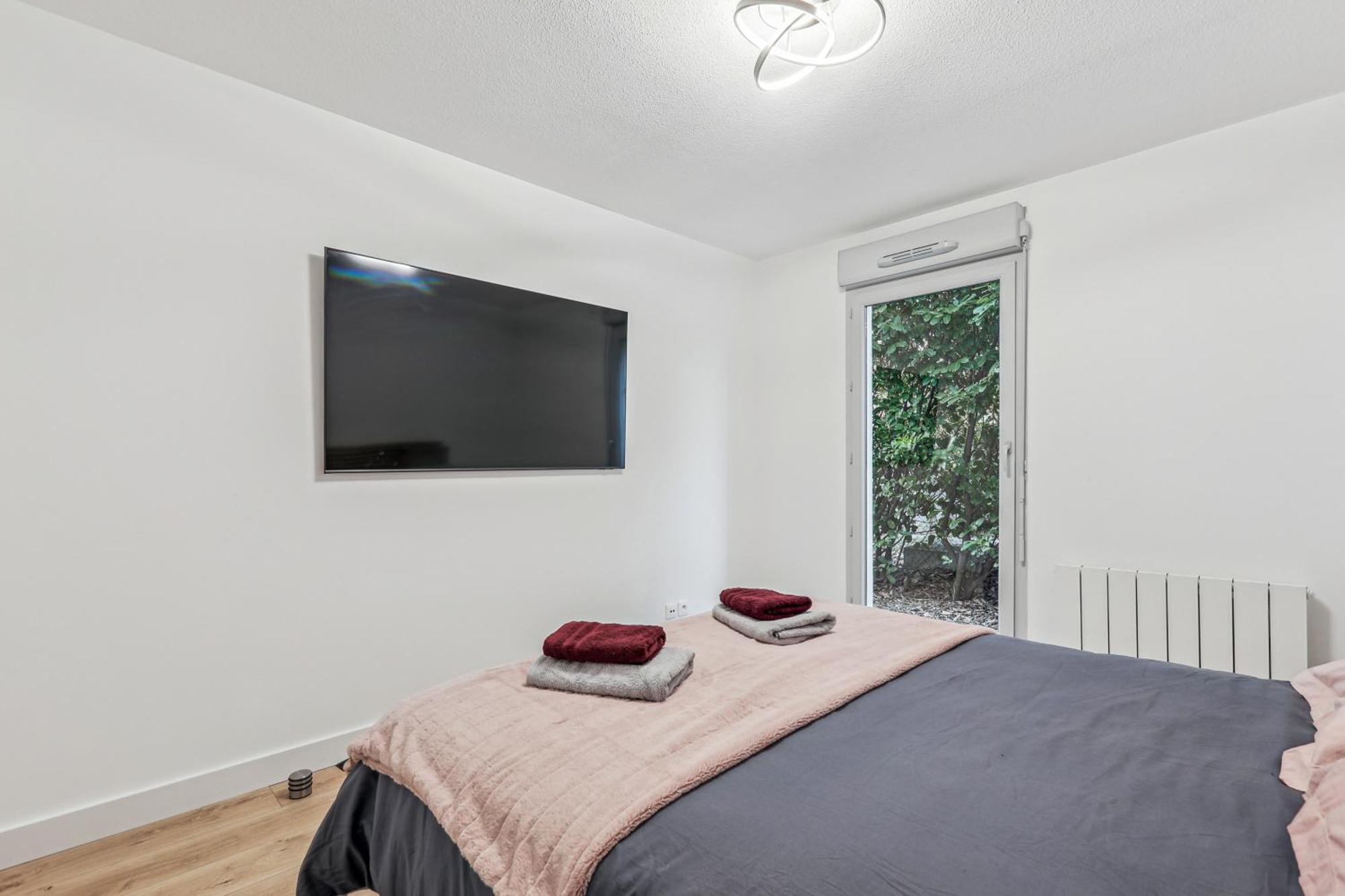Comfort And Tranquility Near Lyon And Groupama Stadium, 4 Personnes Meyzieu Exterior photo