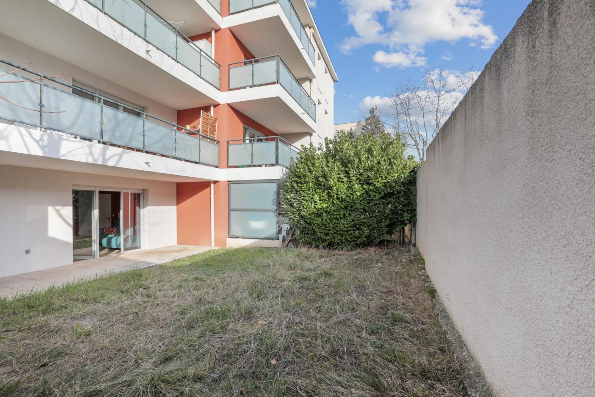 Comfort And Tranquility Near Lyon And Groupama Stadium, 4 Personnes Meyzieu Exterior photo